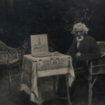 Albertus Serné (1863 - 1924). In de tuin van zijn dochter en schoonzoon in Meppel