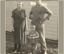 Marritje de Kruijf (27 december 1895 te Mijdrecht - 28 augustus 1979 te Woerden) beroep: sluiswachtster Gerrit Laurens Serné (3 juli 1894 te Nieuwkoop - 10 mei 1940 te Rotterdam) beroep: schipper Gerrit Laurens Serné jr (21 december 1926 te Mijdrecht -10 februari 1945 te Ter Aar)