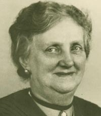 Johanna Maria Sernée (30-04-1879 in Haarlem - 09-02-1954 in Bloemendaal) gehuwd met Johannes Marie Hulsman Beroep: kapster